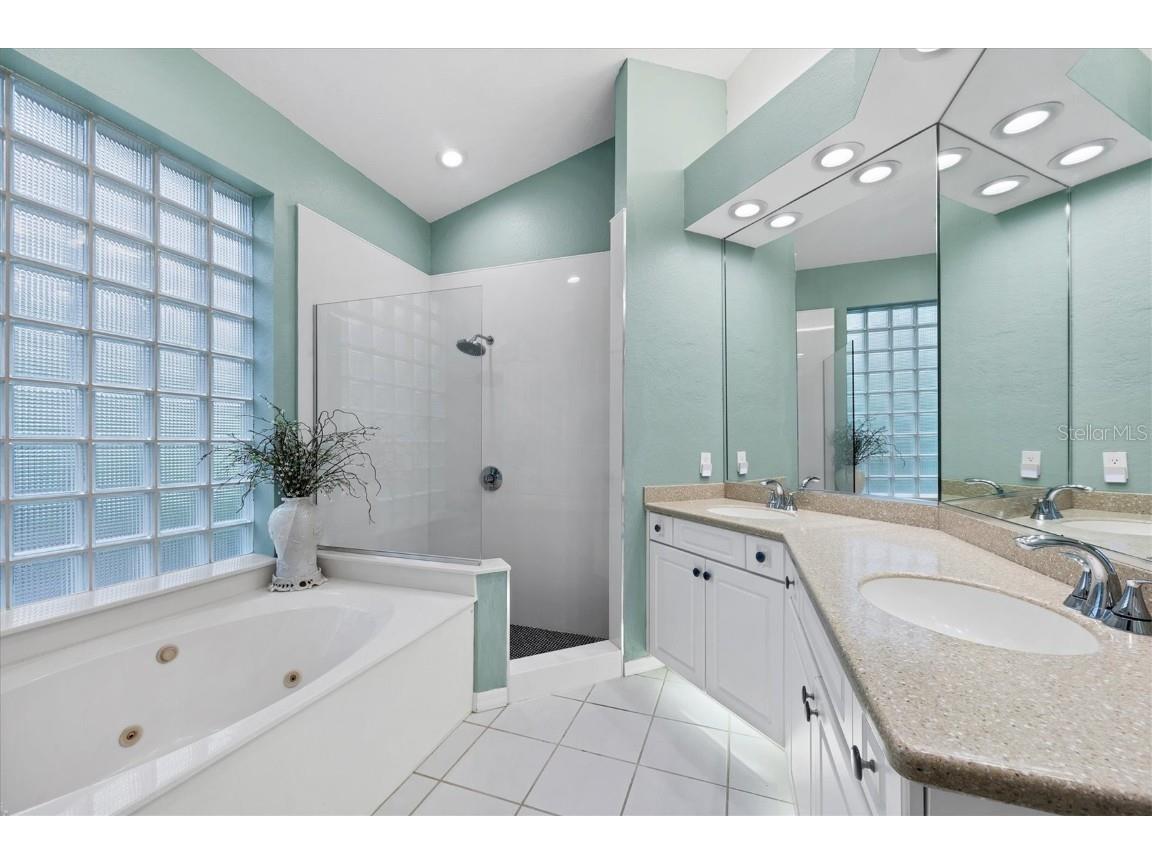 7904 Hampton Court University Park FL 34201 A4657741 image24