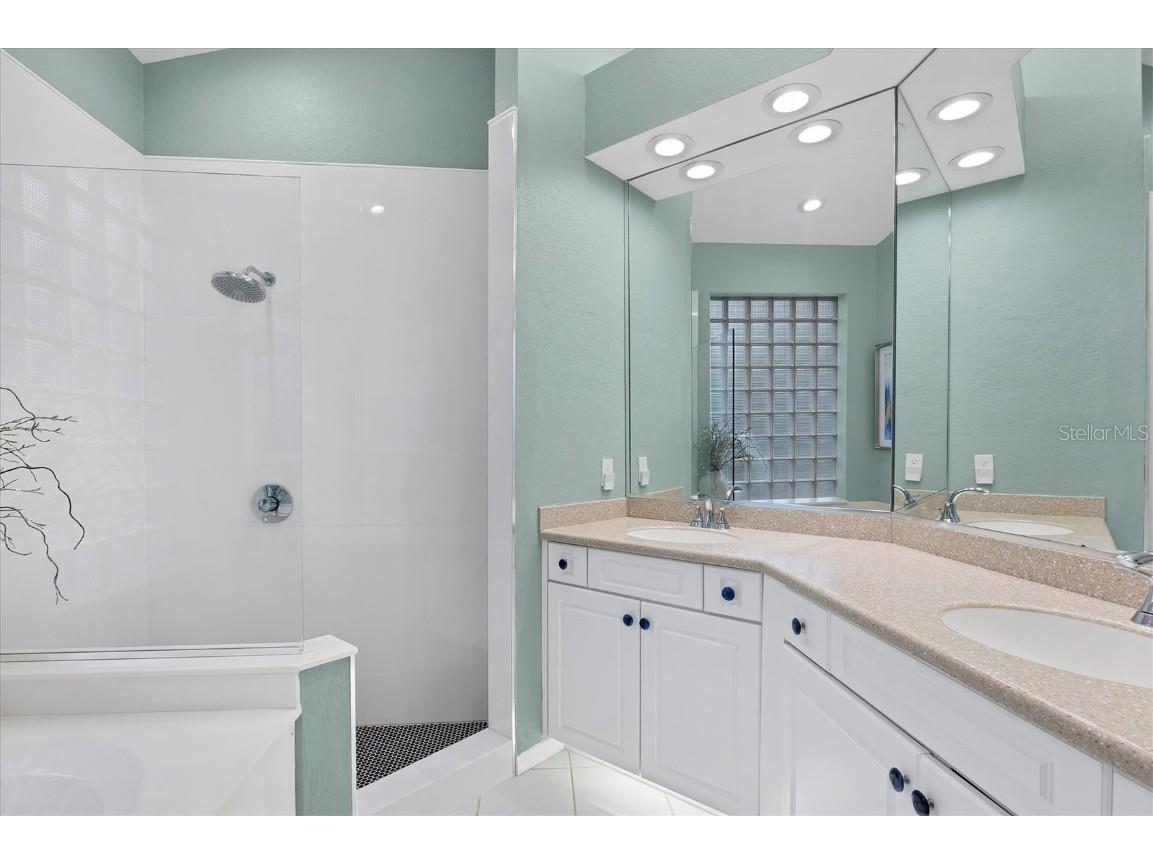 7904 Hampton Court University Park FL 34201 A4657741 image25