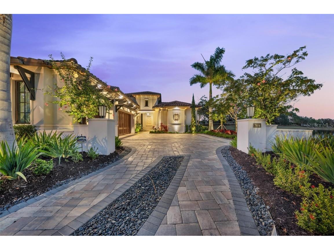 7904 Matera Court Bradenton FL 34202 A4597310 image1