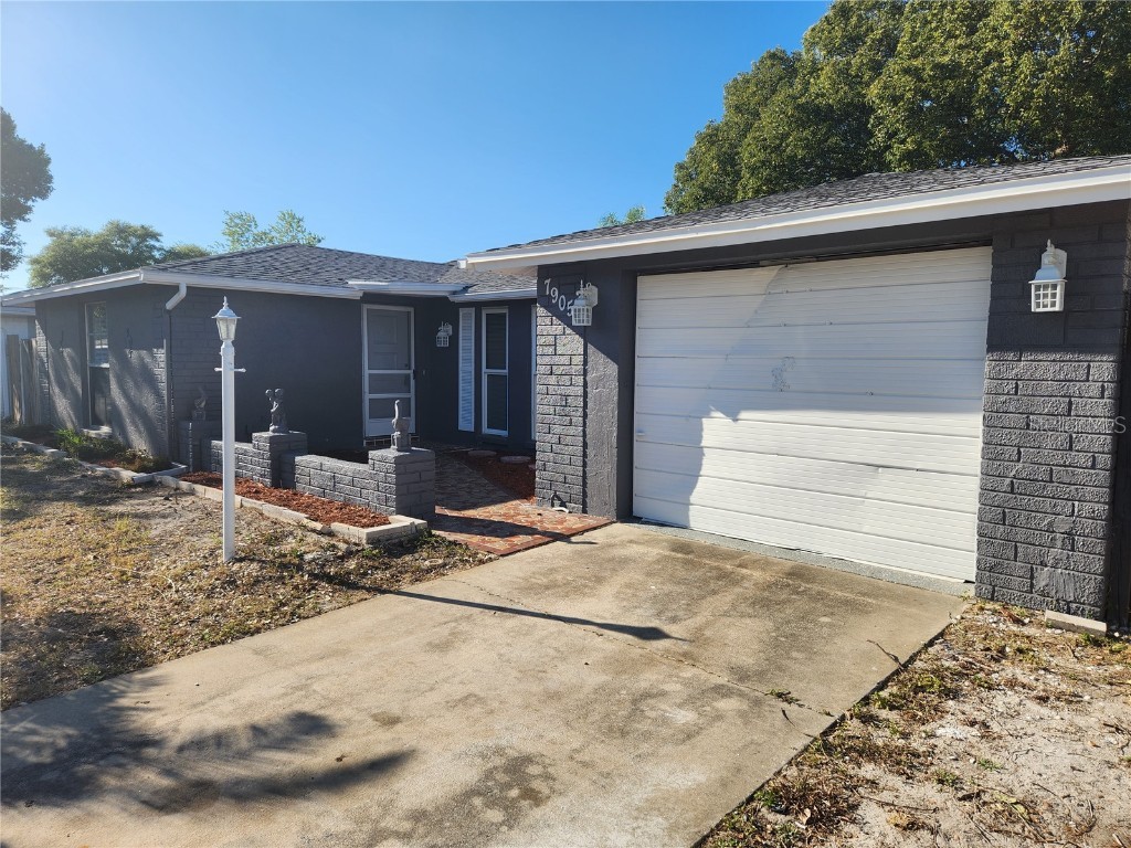 7905 Ironbark Drive Port Richey FL 34668 W7853398 image1