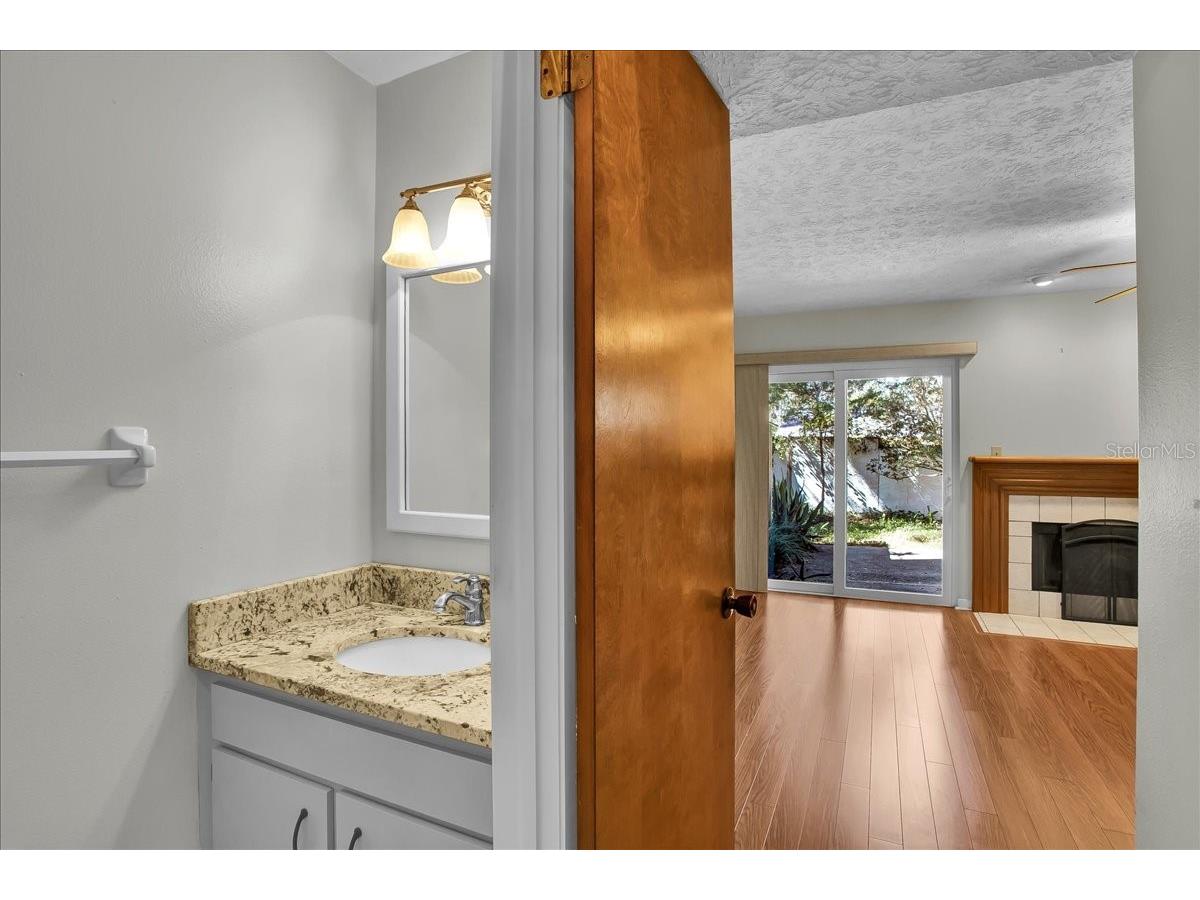 7905 Luxbury Place Tampa FL 33614 TB8468149 image25