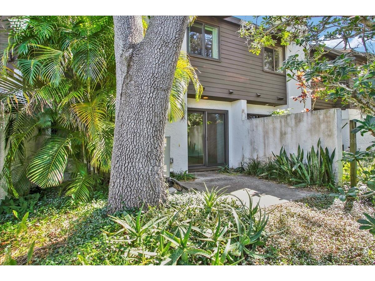 7905 Luxbury Place Tampa FL 33614 TB8468149 image46