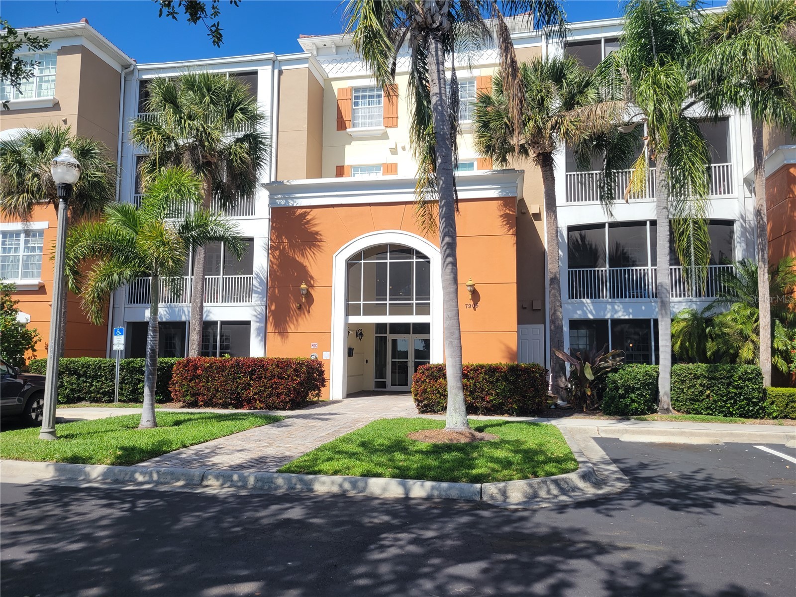 7905 N Seminole Boulevard #3404 Seminole FL 33772 TB8493002 image1