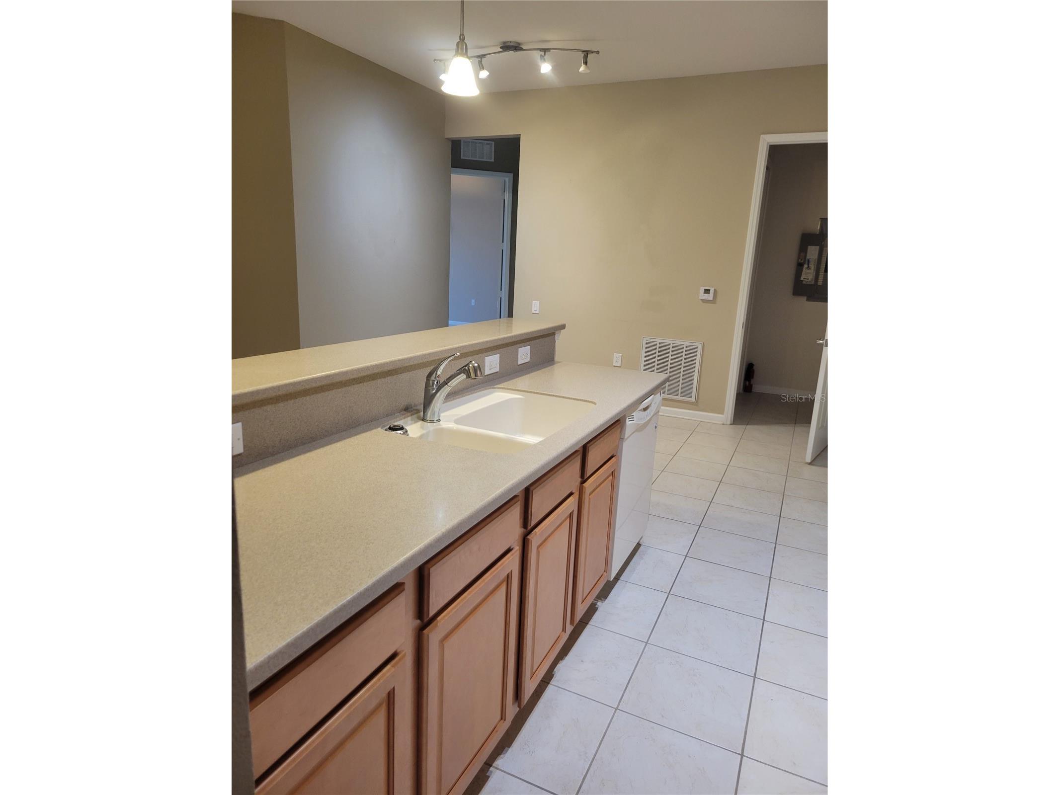 7905 N Seminole Boulevard #3404 Seminole FL 33772 TB8493002 image4