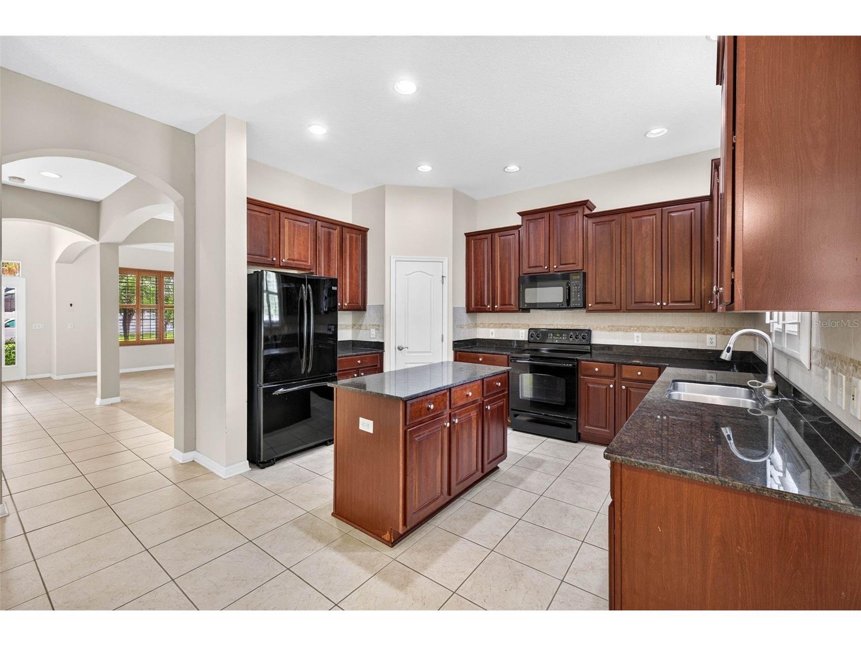 7906 Camden Woods Drive Tampa FL 33619 TB8529434 image25