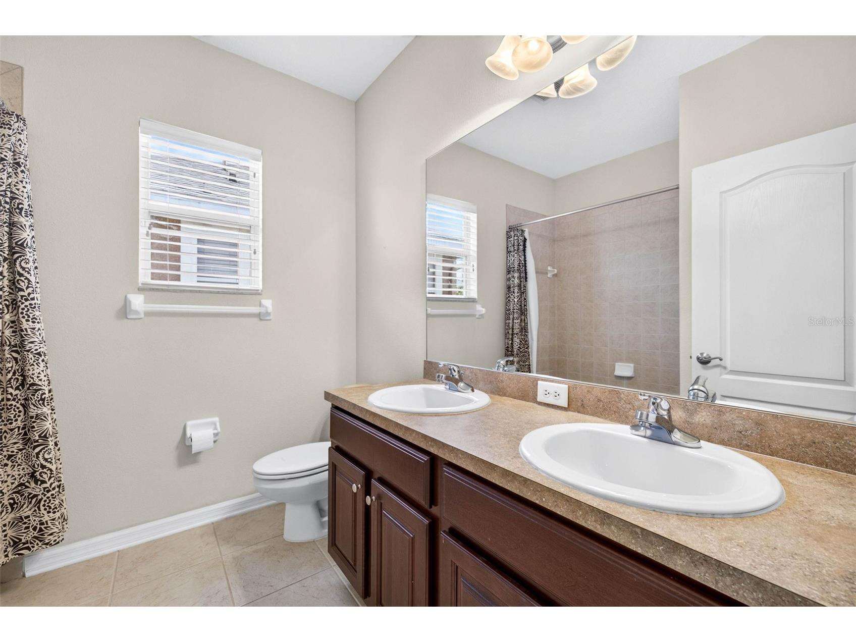7906 Camden Woods Drive Tampa FL 33619 TB8529434 image49