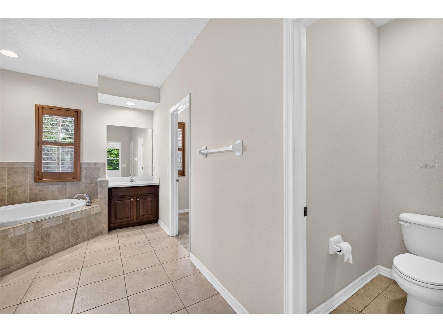 7906 Camden Woods Drive Tampa FL 33619 TB8529434 image56