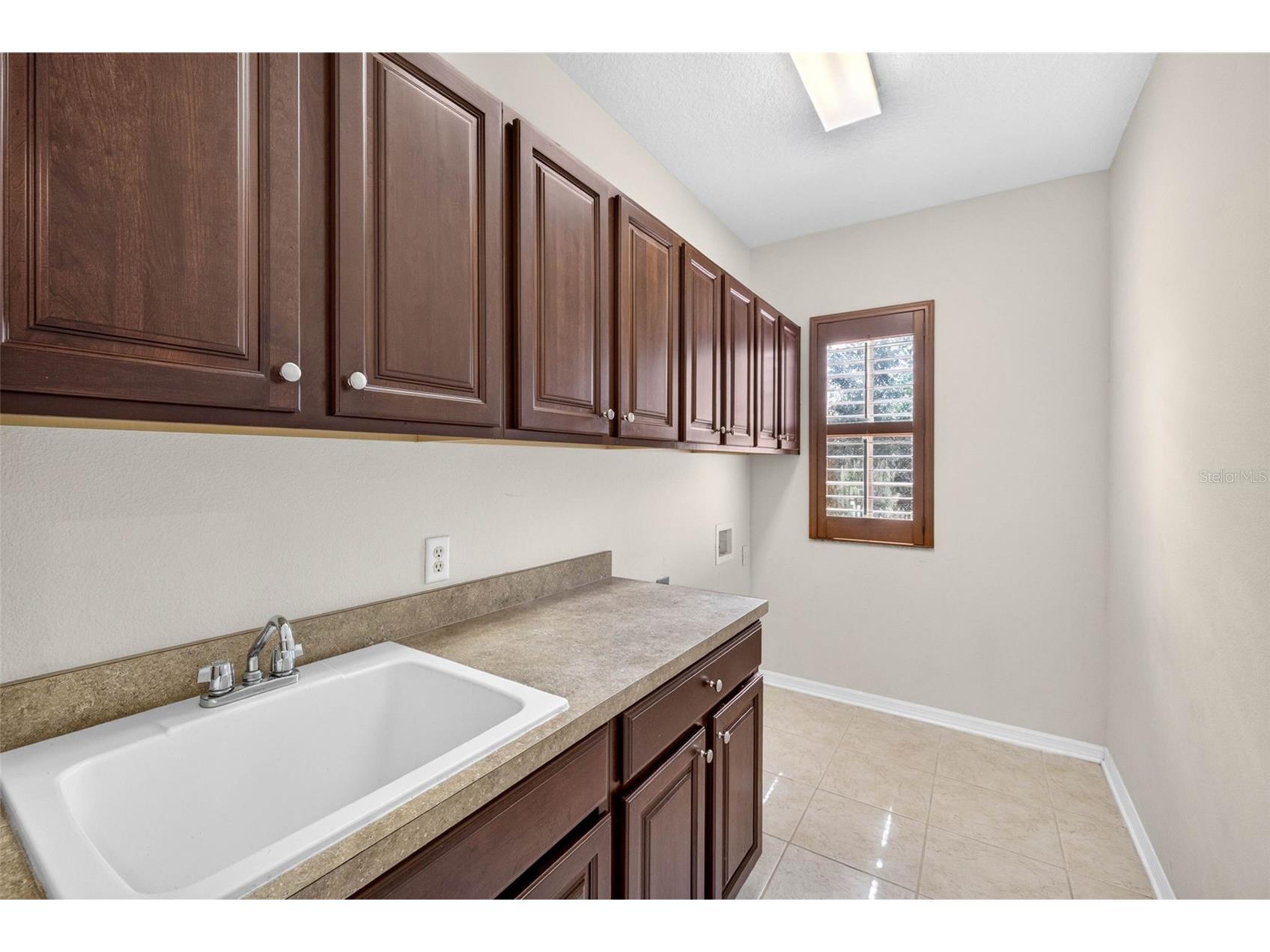 7906 Camden Woods Drive Tampa FL 33619 TB8529434 image65
