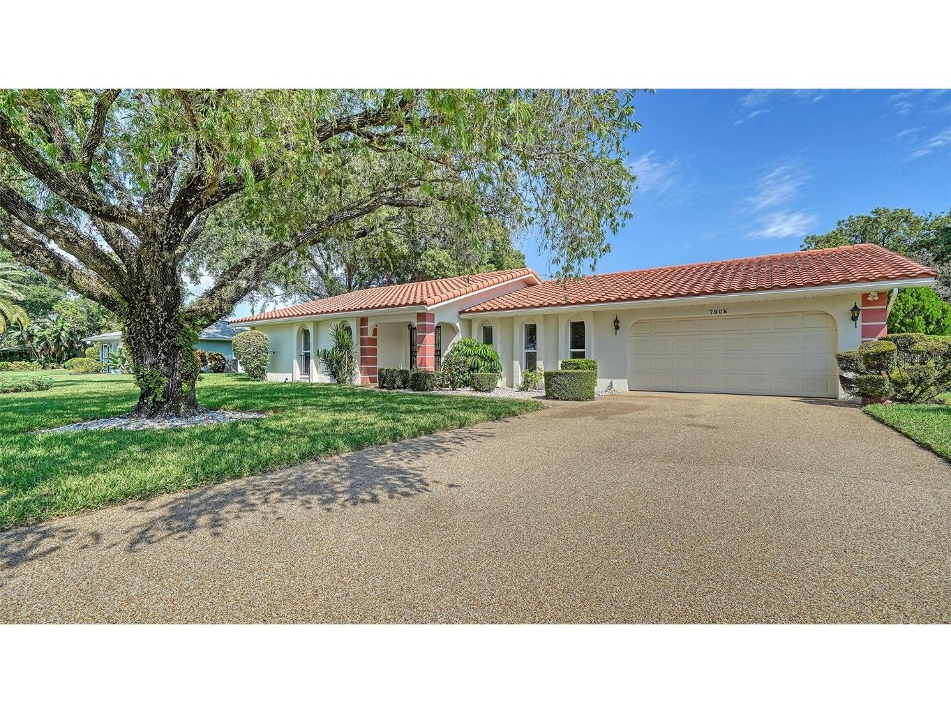 7906 Cypress Lake Drive Sarasota FL 34243 A4580864 image1