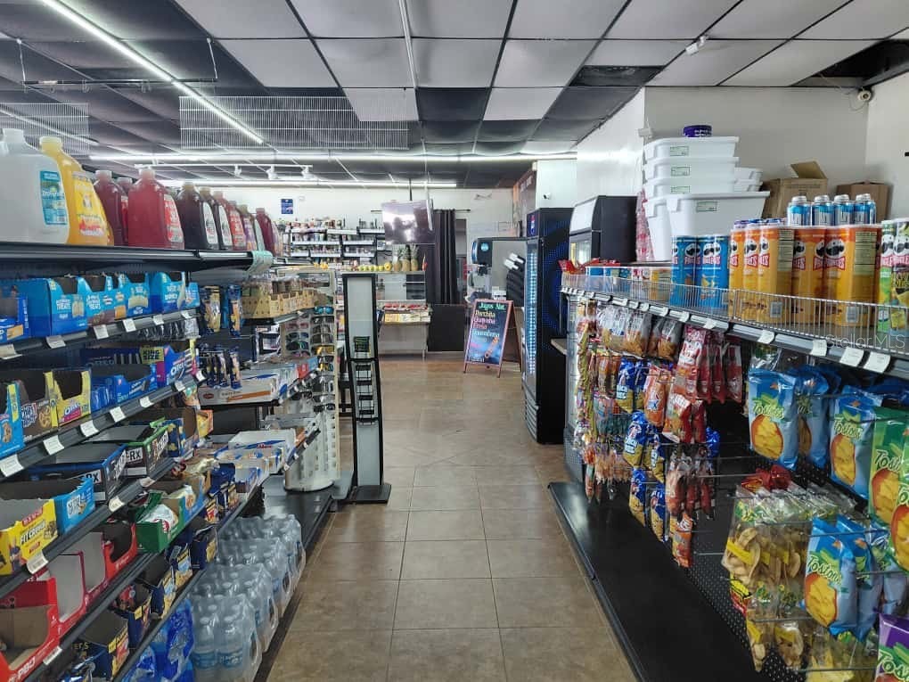 7906 W Hillsborough Avenue Tampa FL 33615 TB8448517 image10