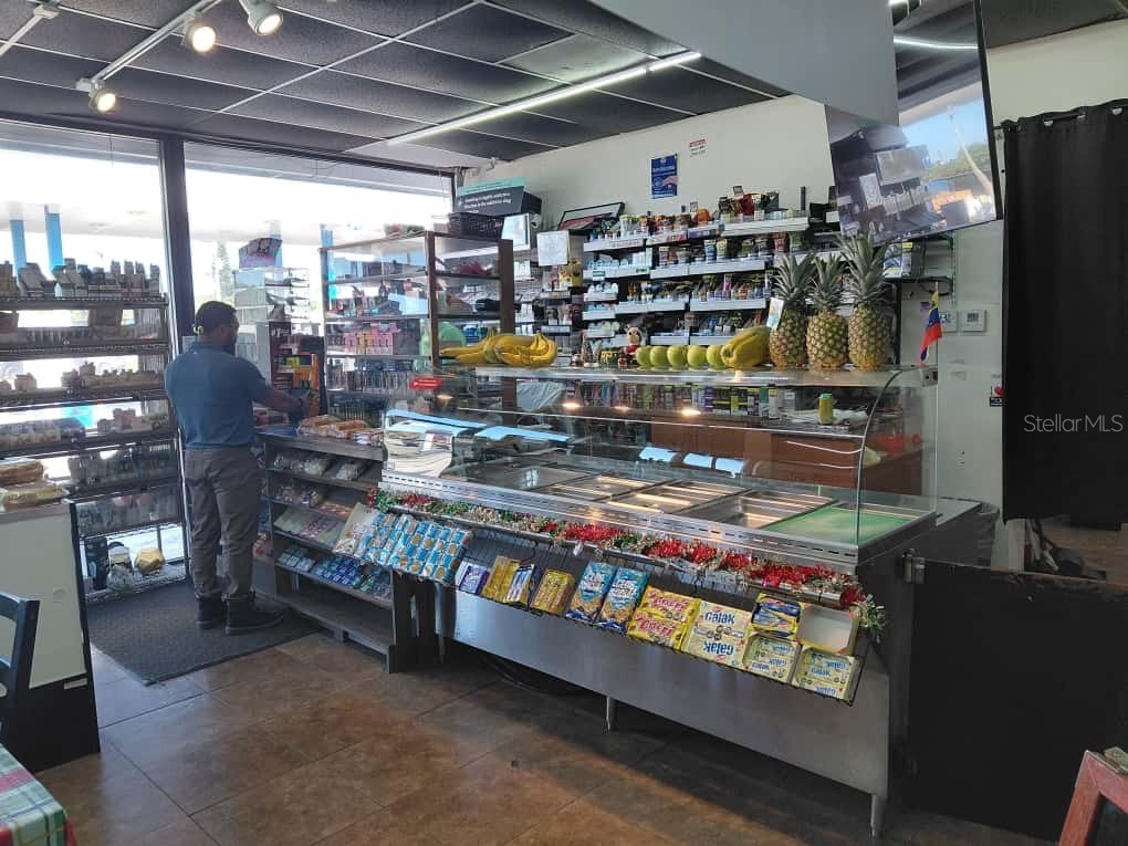 7906 W Hillsborough Avenue Tampa FL 33615 TB8448517 image11