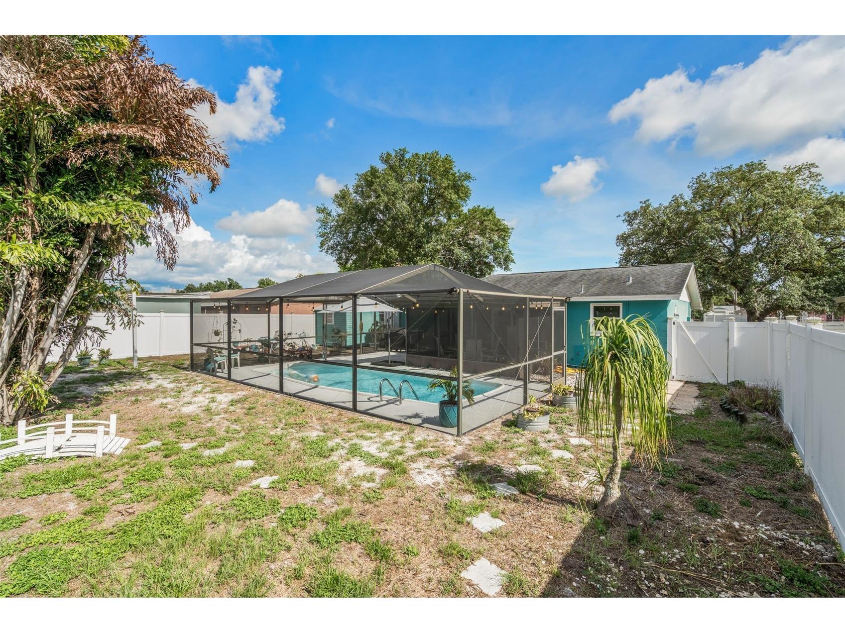 7906 Woodvine Circle Tampa FL 33615 TB8518197 image30