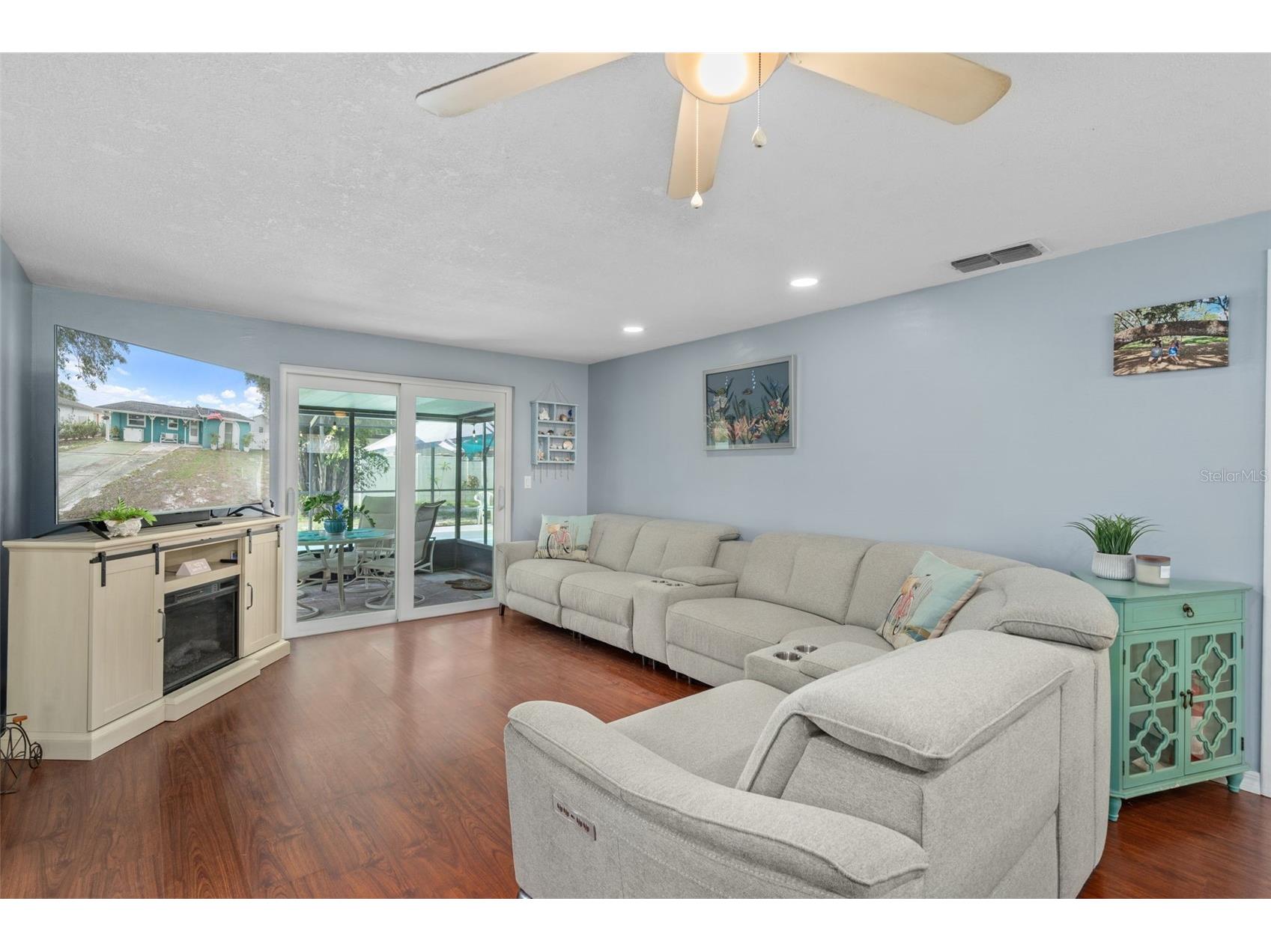7906 Woodvine Circle Tampa FL 33615 TB8518197 image6