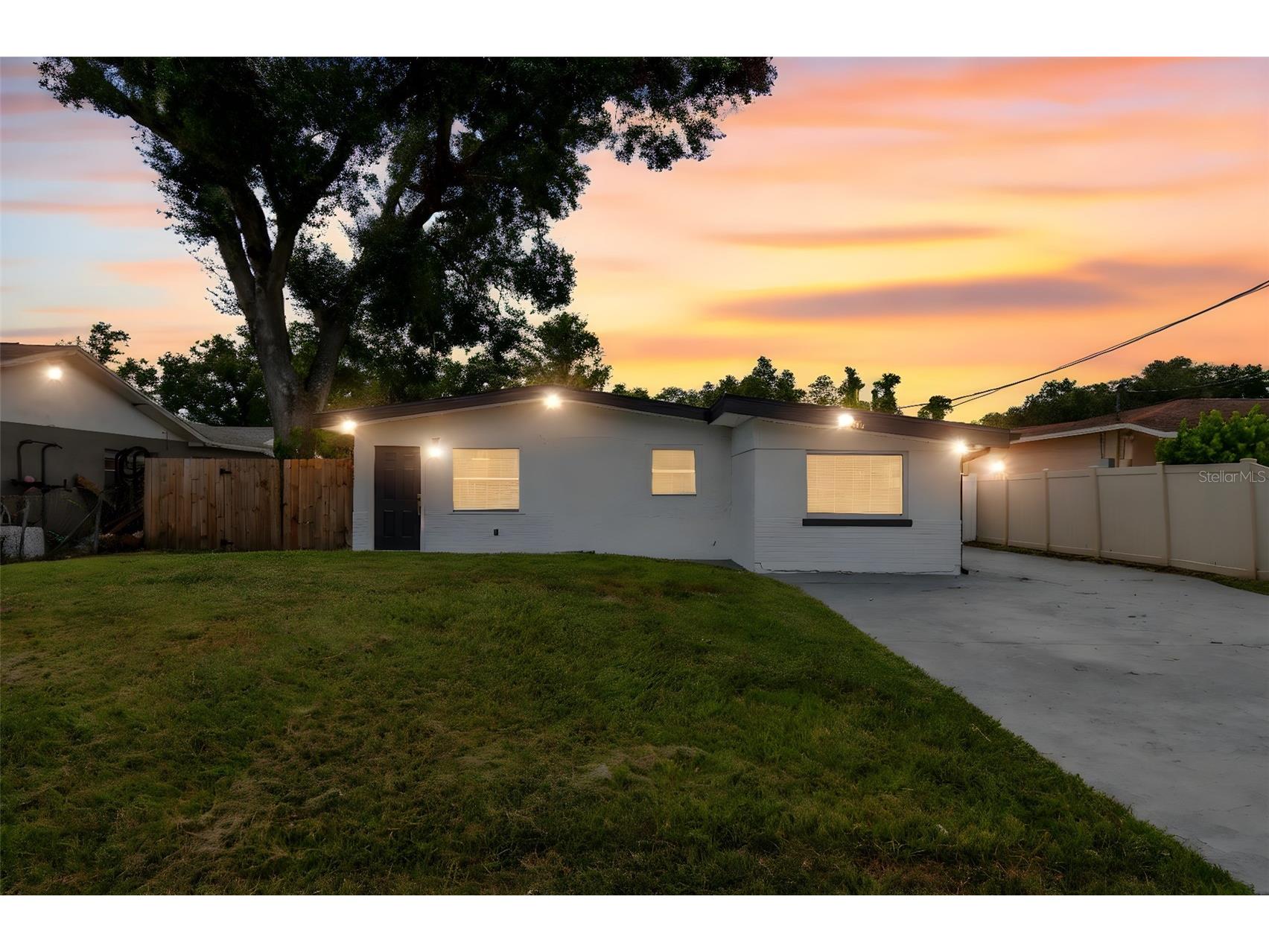 7908 N Thatcher Avenue Tampa FL 33614 TB8420654 image1