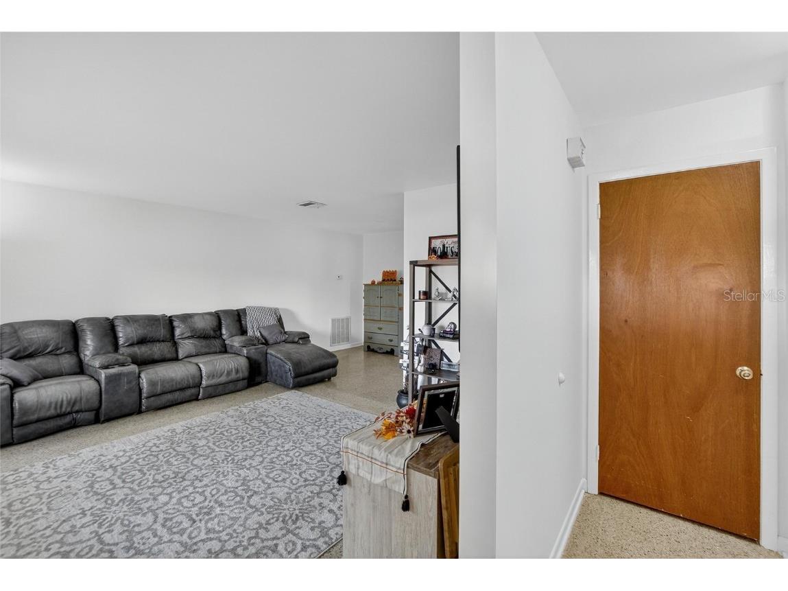 7909 West Pocahontas Avenue Tampa FL 33615 TB8443809 image9