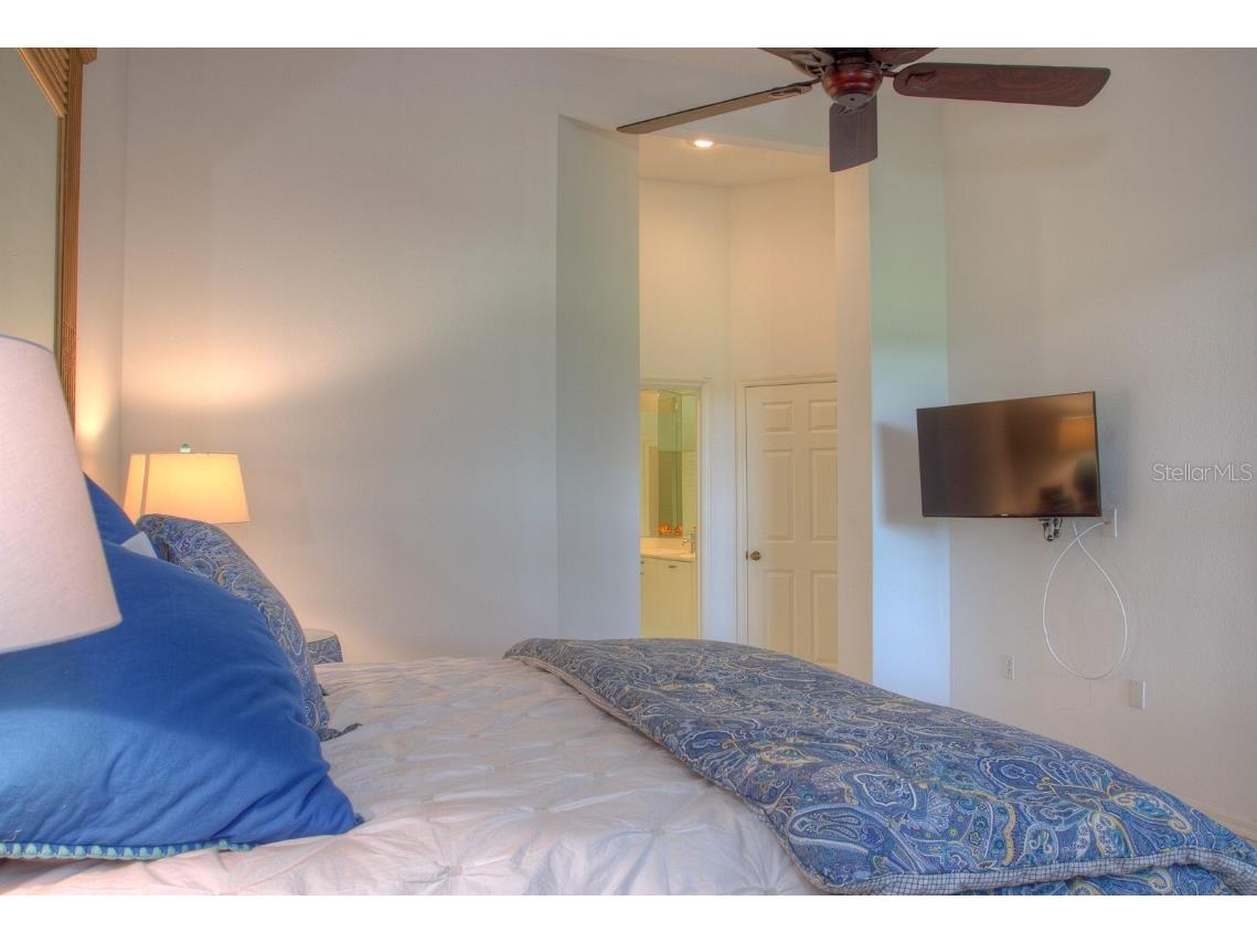 7911 Whitebridge Glen University Park FL 34201 A4549779 image22