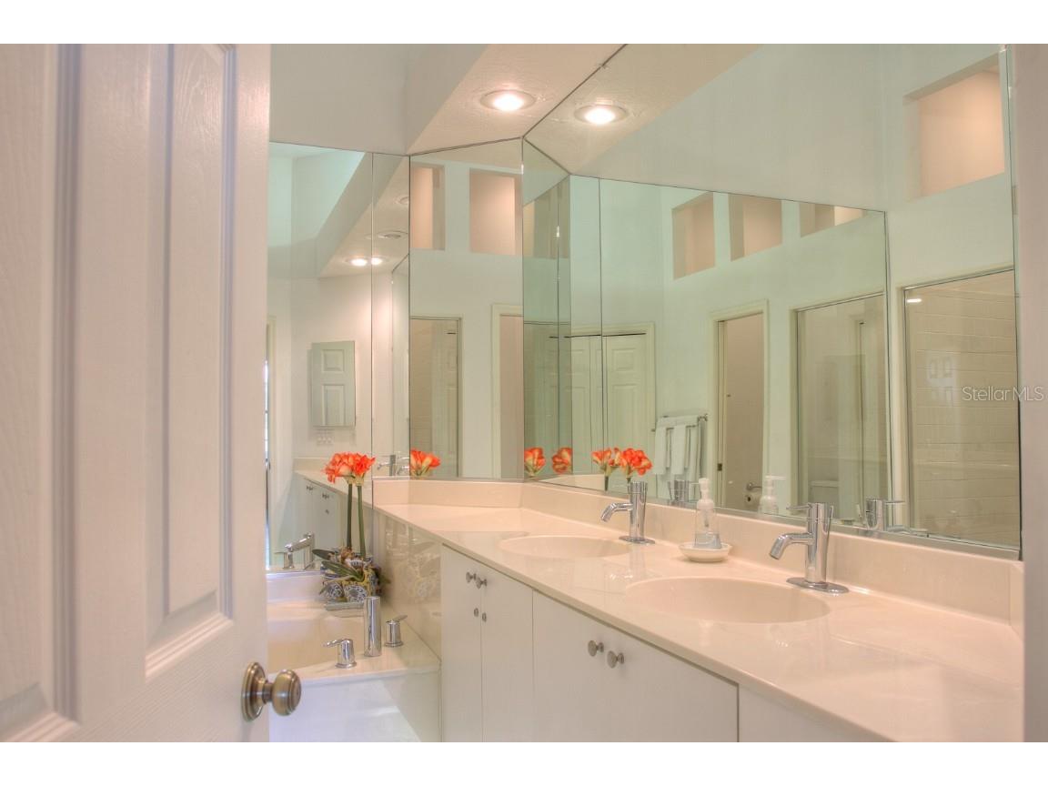 7911 Whitebridge Glen University Park FL 34201 A4549779 image23