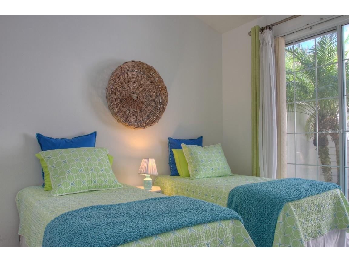 7911 Whitebridge Glen University Park FL 34201 A4549779 image25