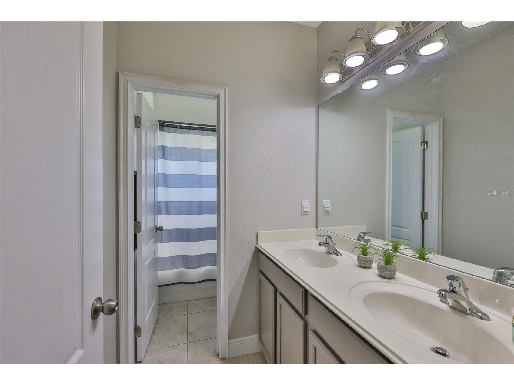 7912 Hampton Lake Drive Tampa FL 33647 TB8528798 image27