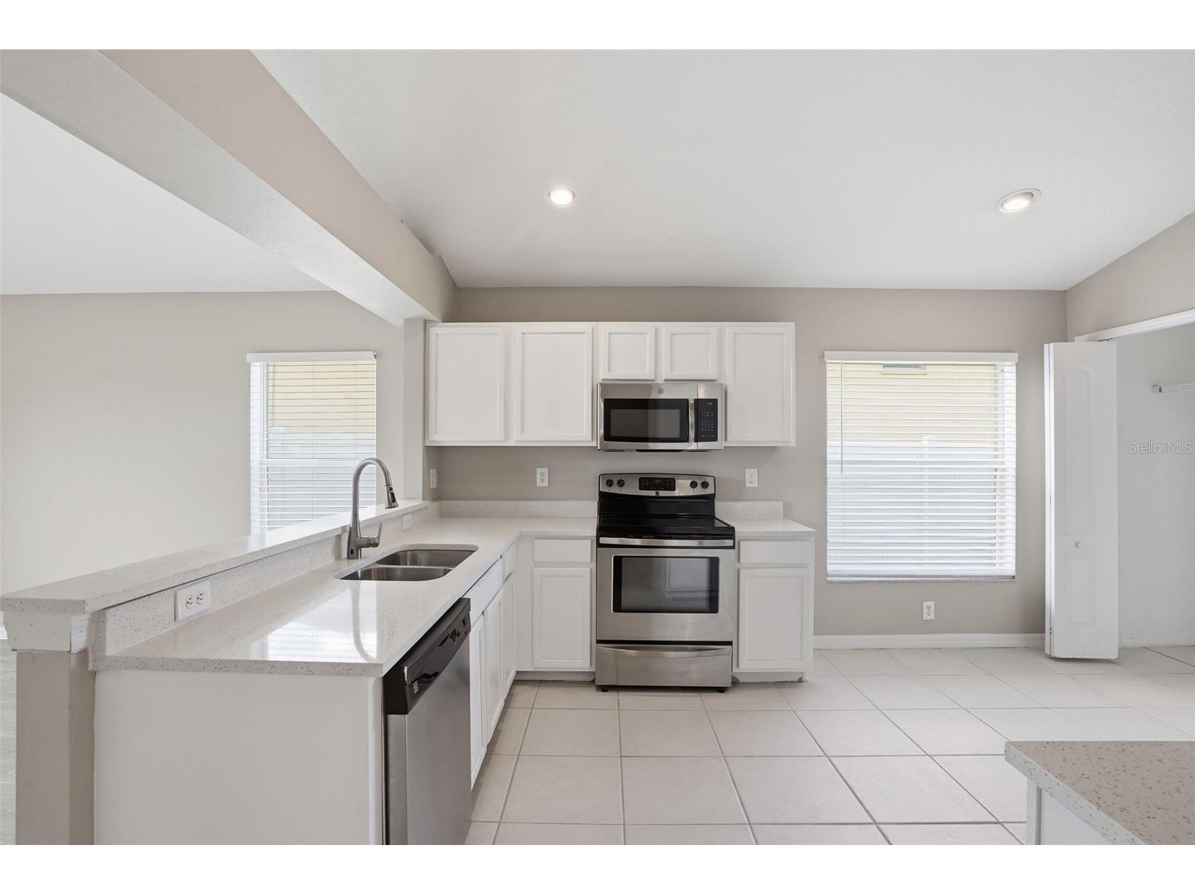 7912 Merchantville Circle Zephyrhills FL 33540 O6427851 image14
