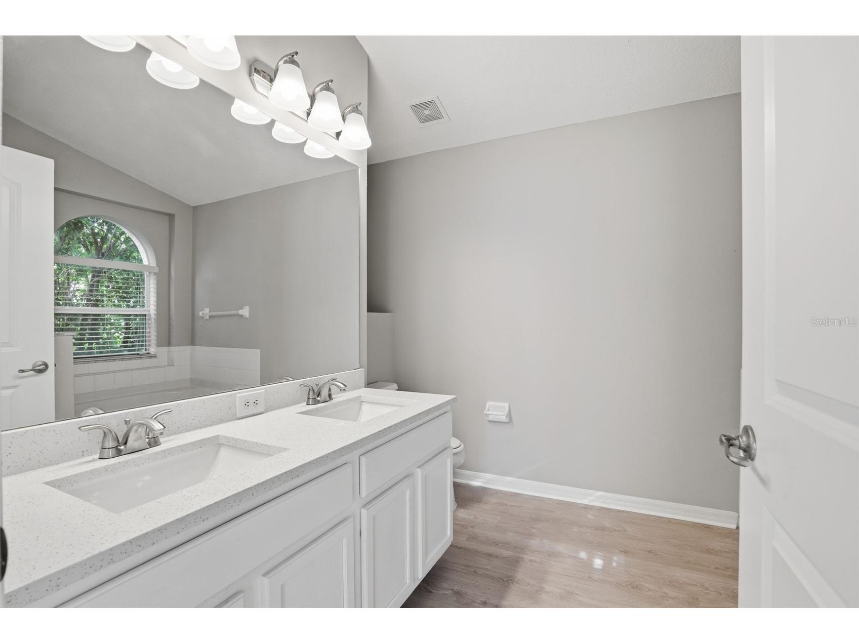 7912 Merchantville Circle Zephyrhills FL 33540 O6427851 image24