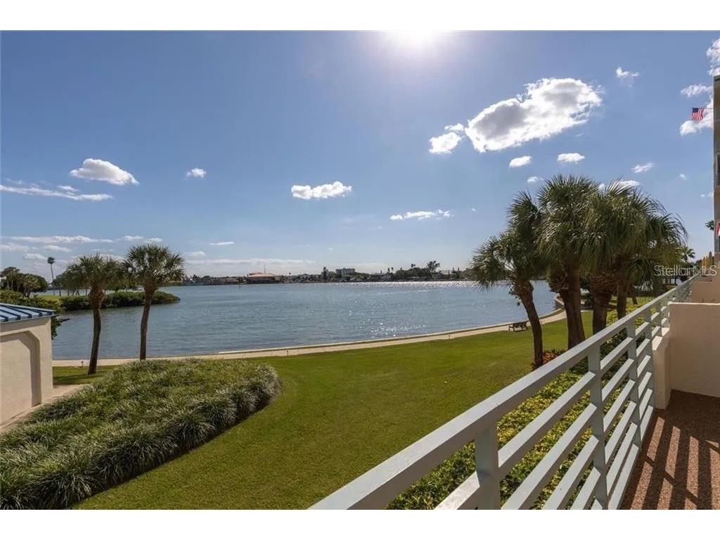 7912 Sailboat Key Boulevard S #103 South Pasadena FL 33707 - BOCA CIEGA BAY / INTERCOASTAL U8216070 image1