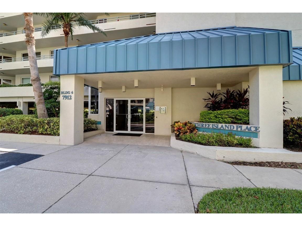 7912 Sailboat Key Boulevard S #108 South Pasadena FL 33707 - BOCA CIEGA BAY / INTERCOASTAL U8234566 image1