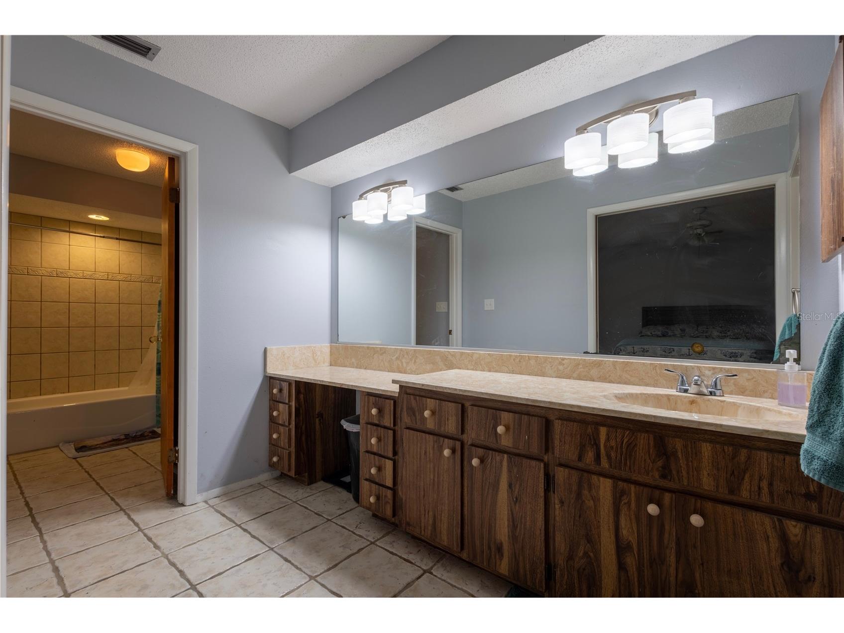 7913 Pineglen Court #34 Sarasota FL 34238 A4695983 image14