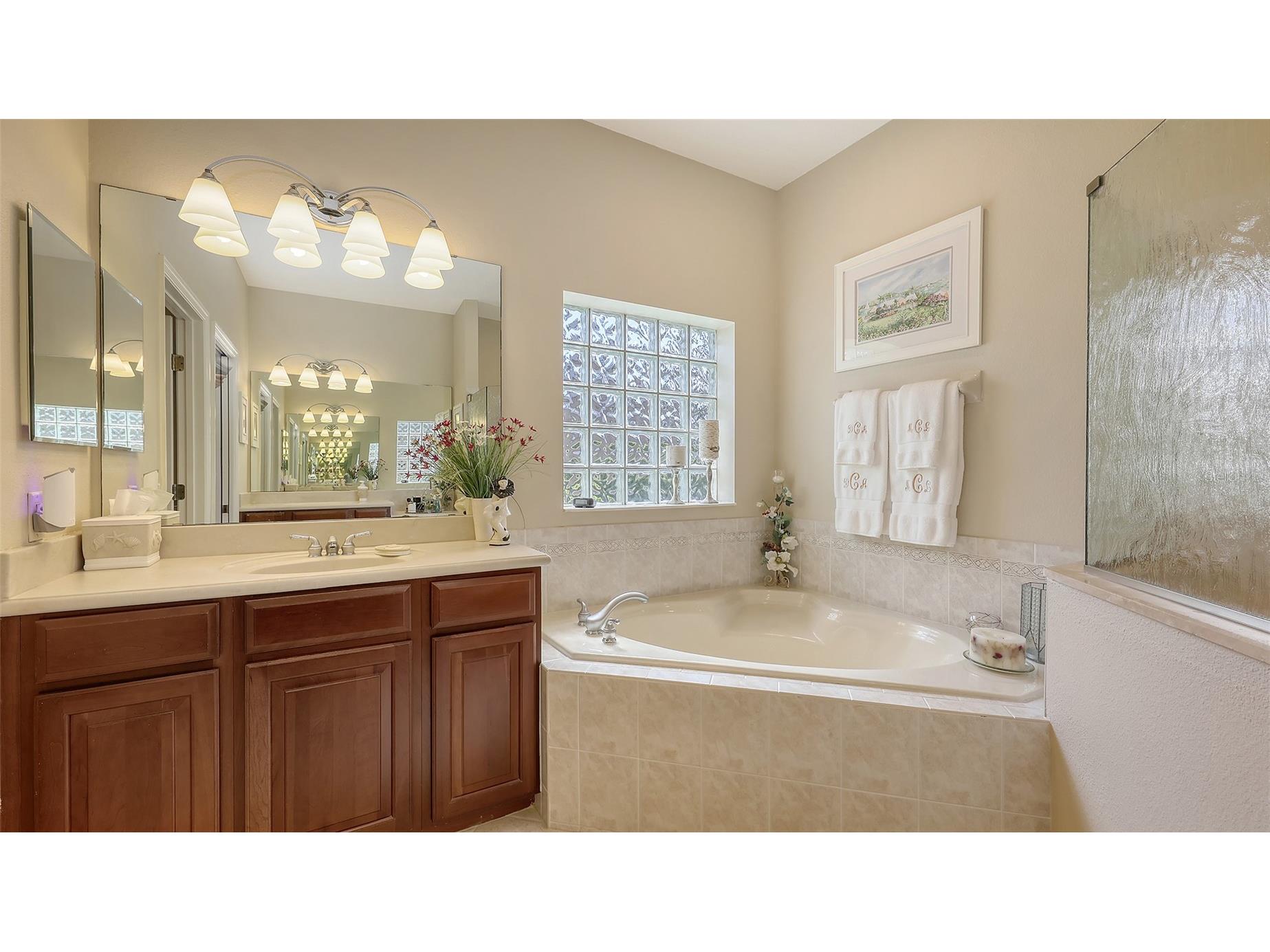 7915 Kavanagh Court Sarasota FL 34240 A4696393 image36