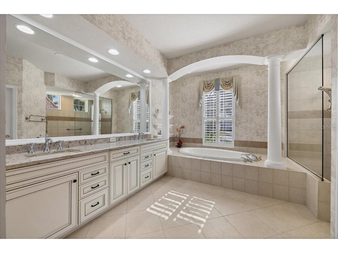 7915 Warwick Gardens Lane University Park FL 34201 A4673327 image18