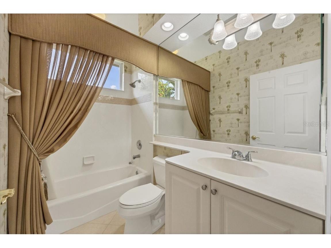 7915 Warwick Gardens Lane University Park FL 34201 A4673327 image22