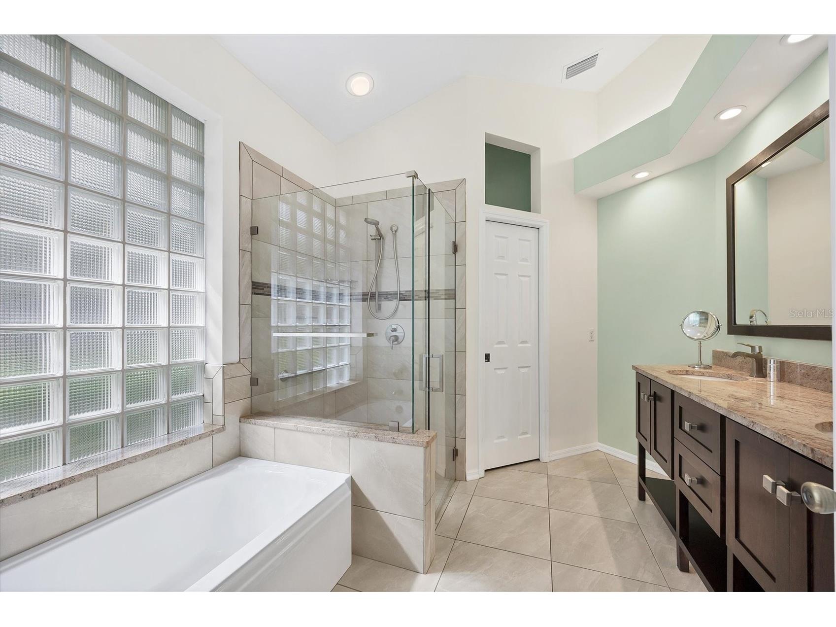 7916 Hampton Court University Park FL 34201 A4695470 image22