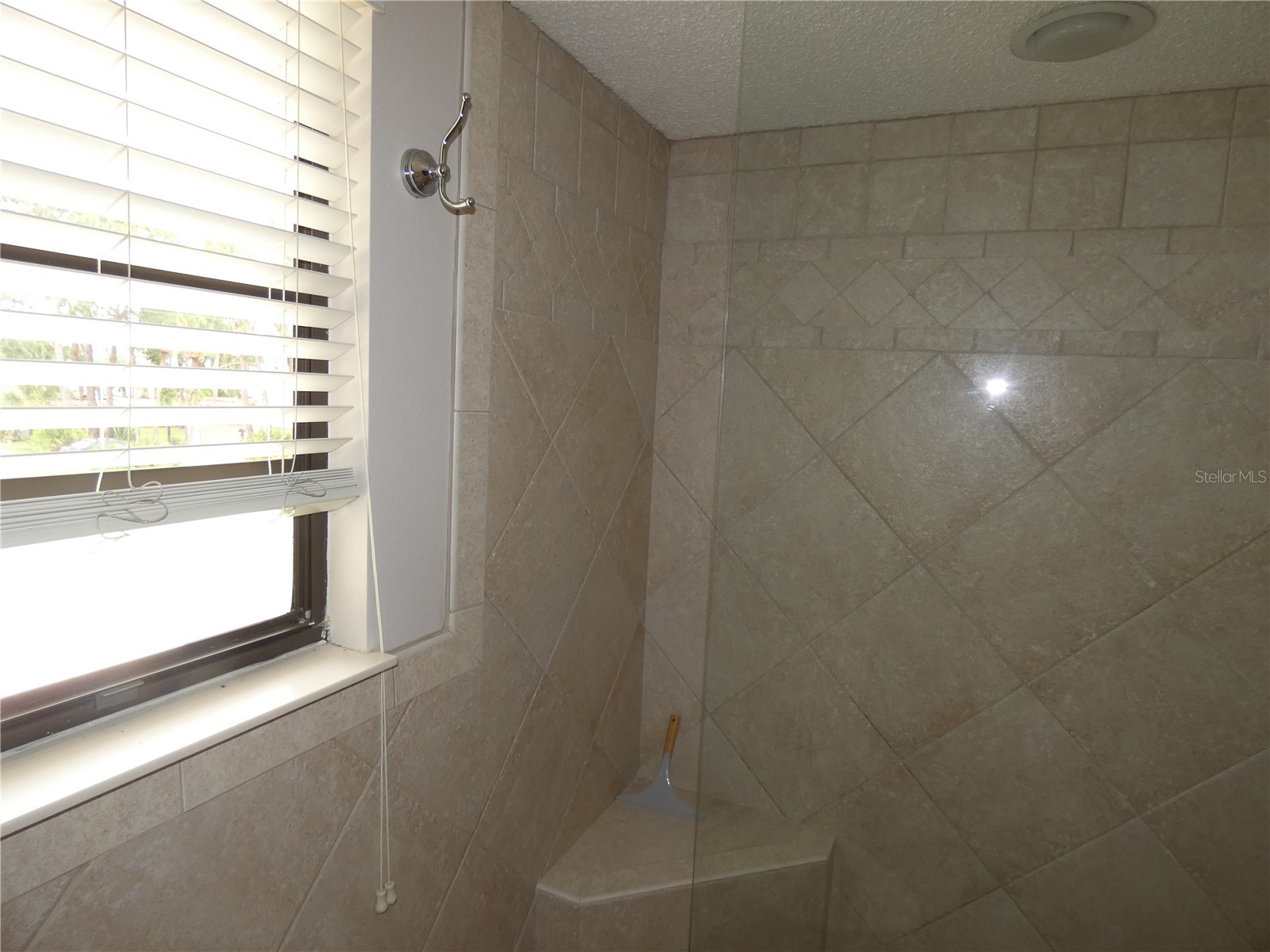 7917 Pinegrove Court #1 Sarasota FL 34238 A4700283 image28