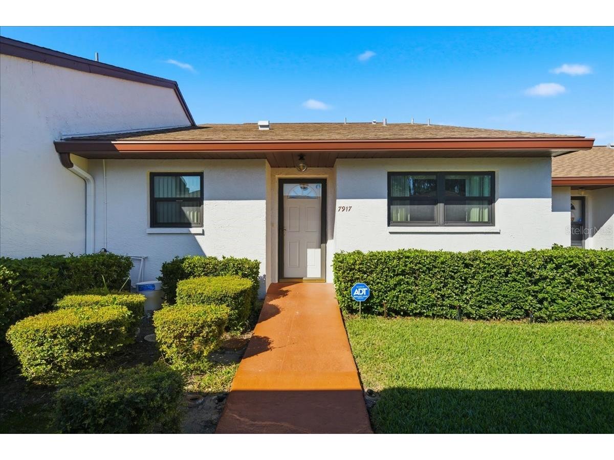 7917 Radcliffe Circle Port Richey FL 34668 W7880791 image1