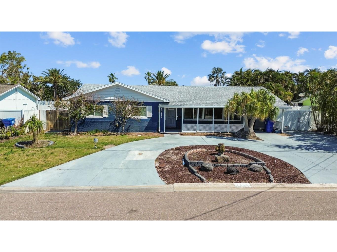 7919 Causeway Boulevard S Saint Petersburg FL 33707 TB8372606 image1