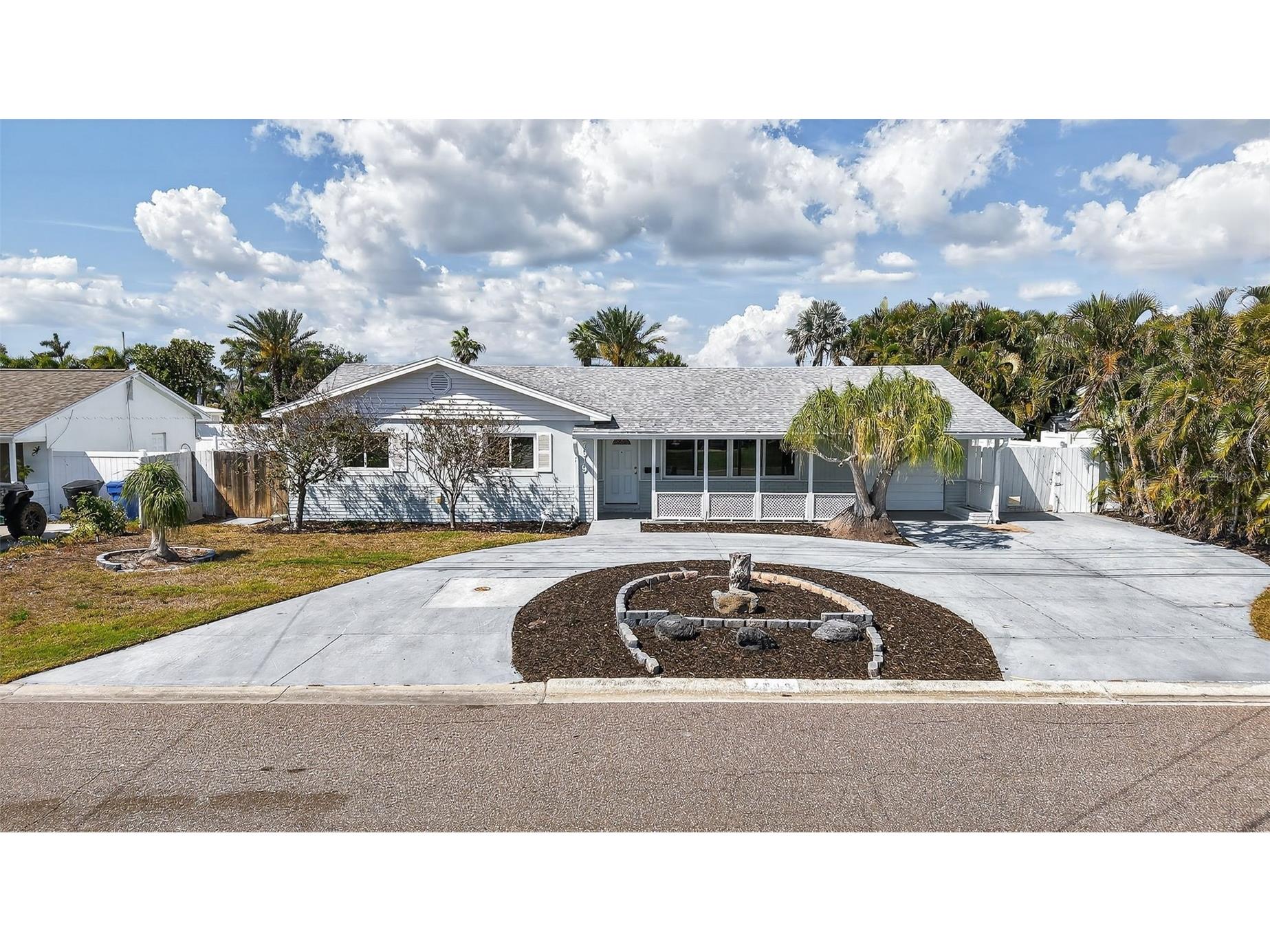 7919 Causeway Boulevard S Saint Petersburg FL 33707 TB8493139 image1