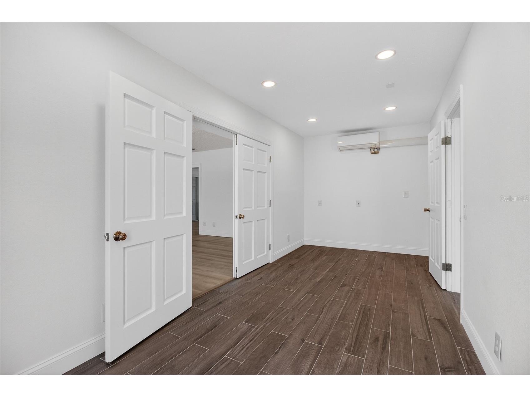 7919 Causeway Boulevard S Saint Petersburg FL 33707 TB8493139 image20