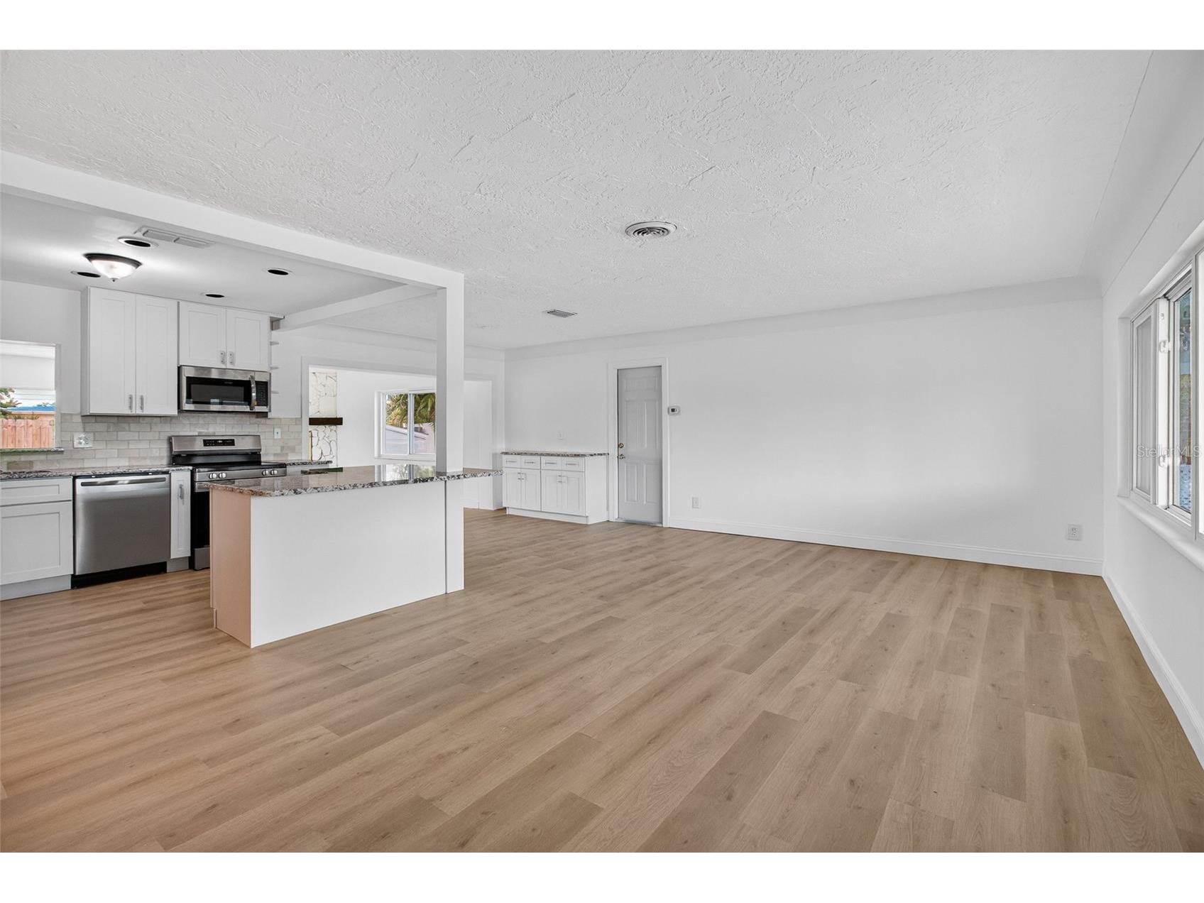 7919 Causeway Boulevard S Saint Petersburg FL 33707 TB8493139 image3