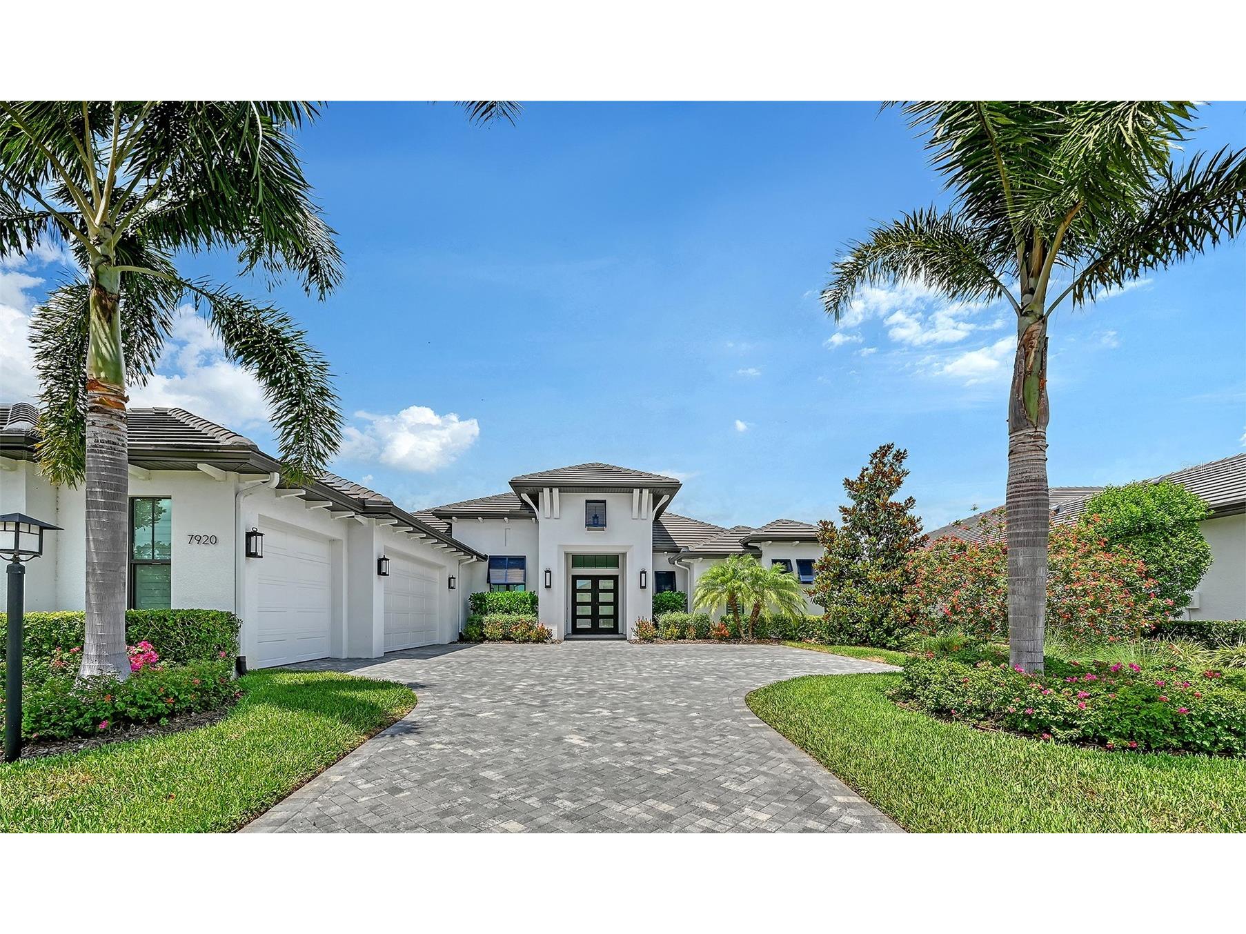 7920 Mainsail Lane Sarasota FL 34240 A4694620 image1