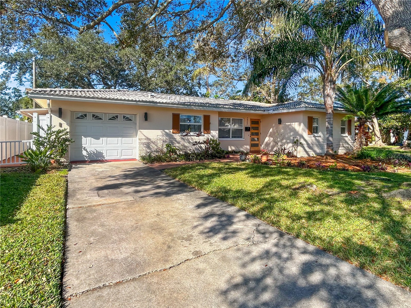 7922 2nd Way N Saint Petersburg FL 33701 TB8474084 image1
