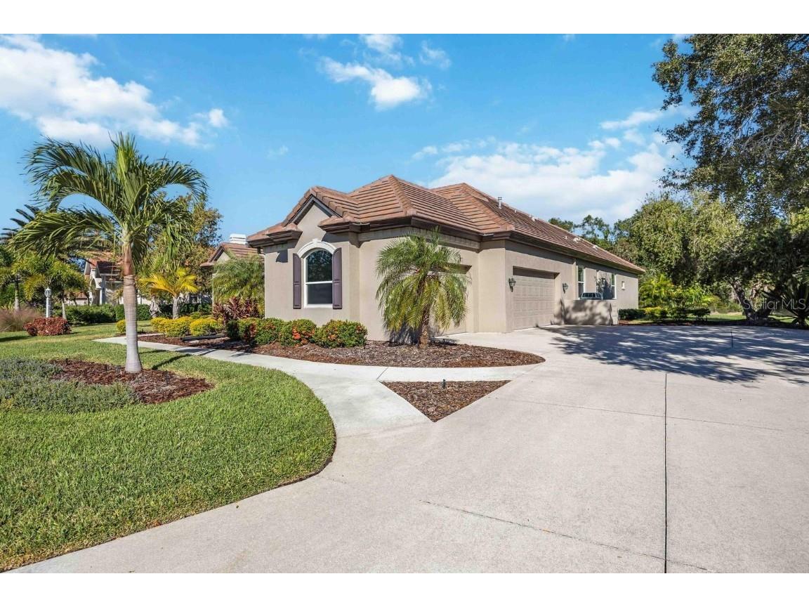 7922 Royal Birkdale Circle Lakewood Ranch FL 34202 A4673800 image2