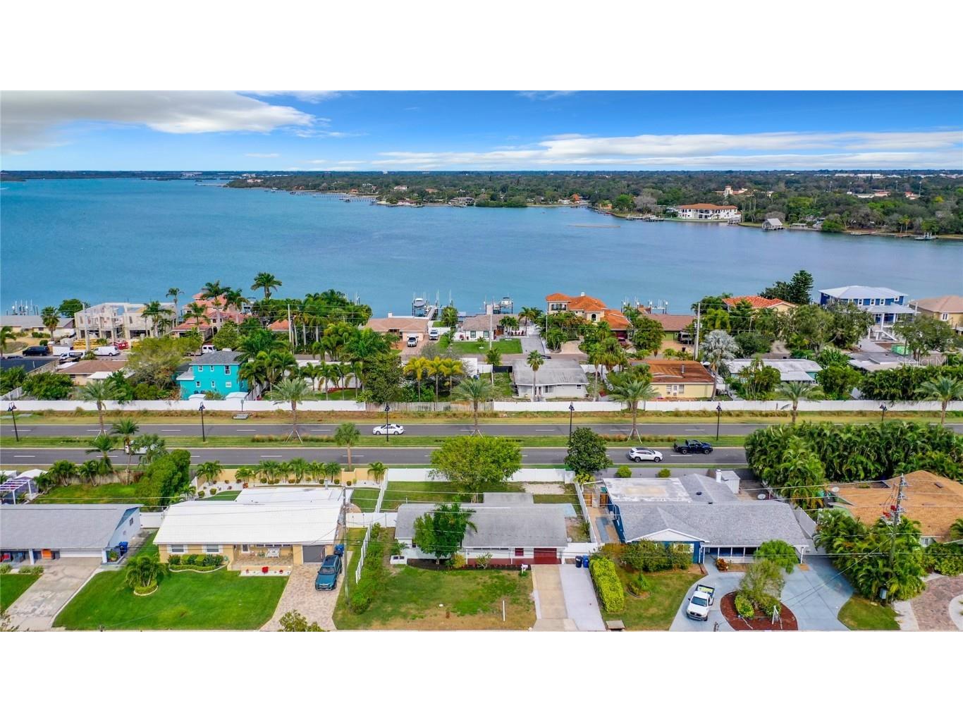 7923 Causeway Boulevard S Saint Petersburg FL 33707 U8225100 image1