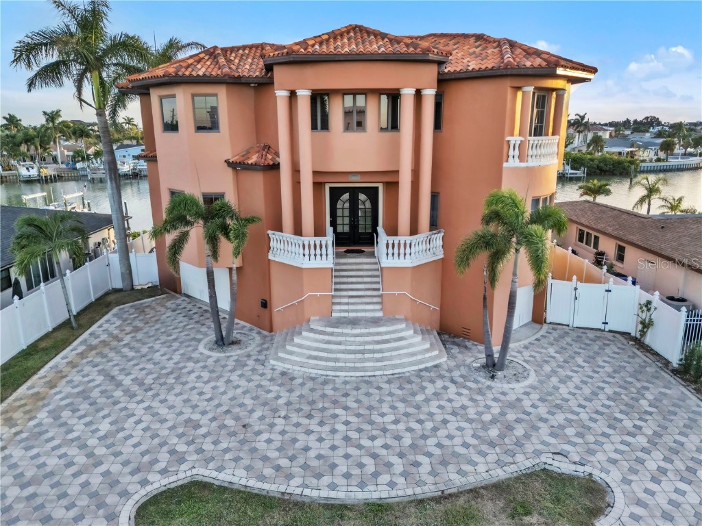 7924 3rd Avenue S Saint Petersburg FL 33707 TB8449650 image2