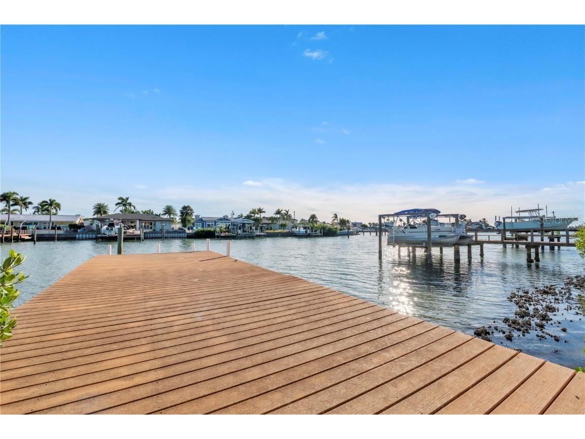 7924 3rd Avenue S Saint Petersburg FL 33707 TB8449650 image53