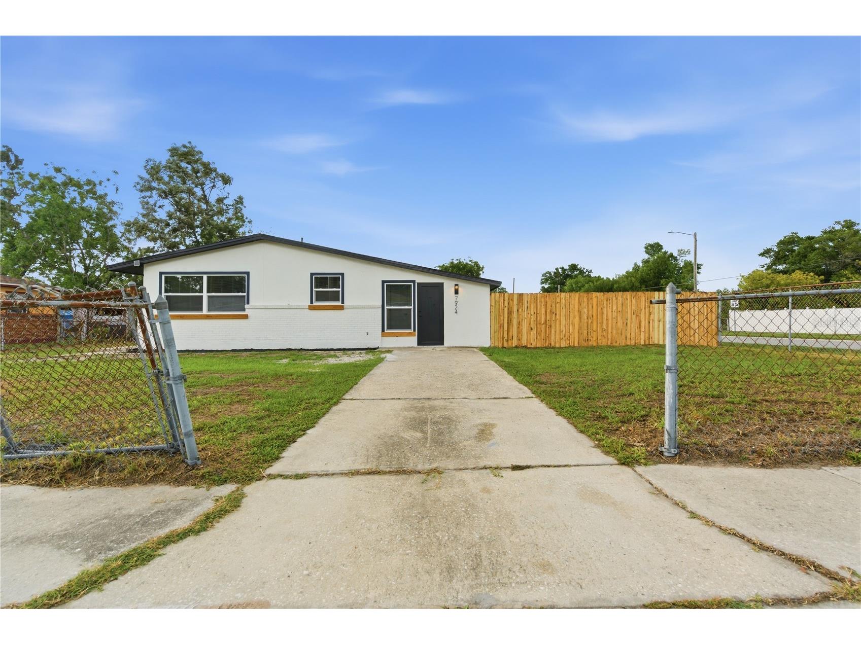 7924 Dahlia Avenue Tampa FL 33619 TB8513465 image3