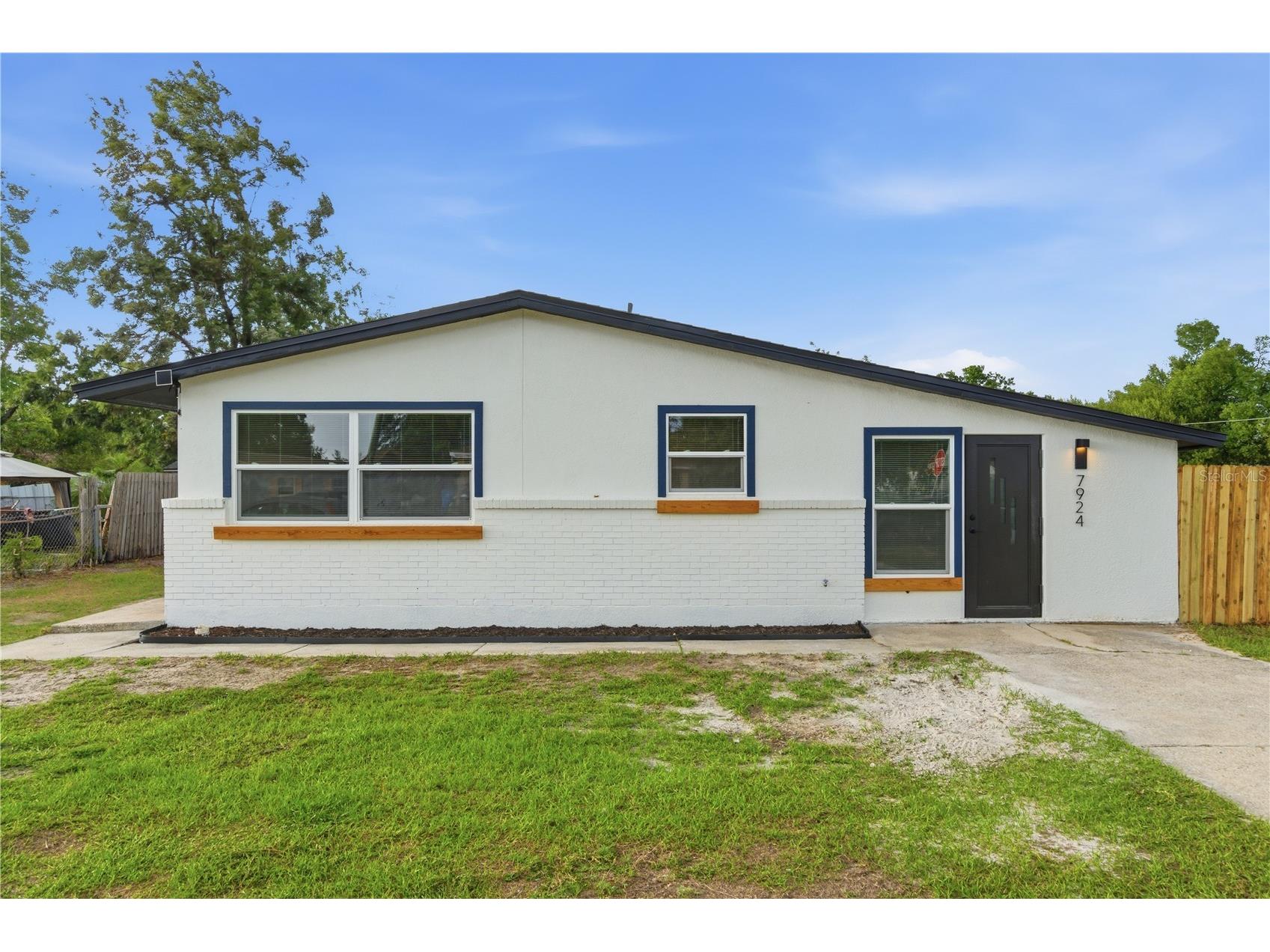 7924 Dahlia Avenue Tampa FL 33619 TB8513465 image5