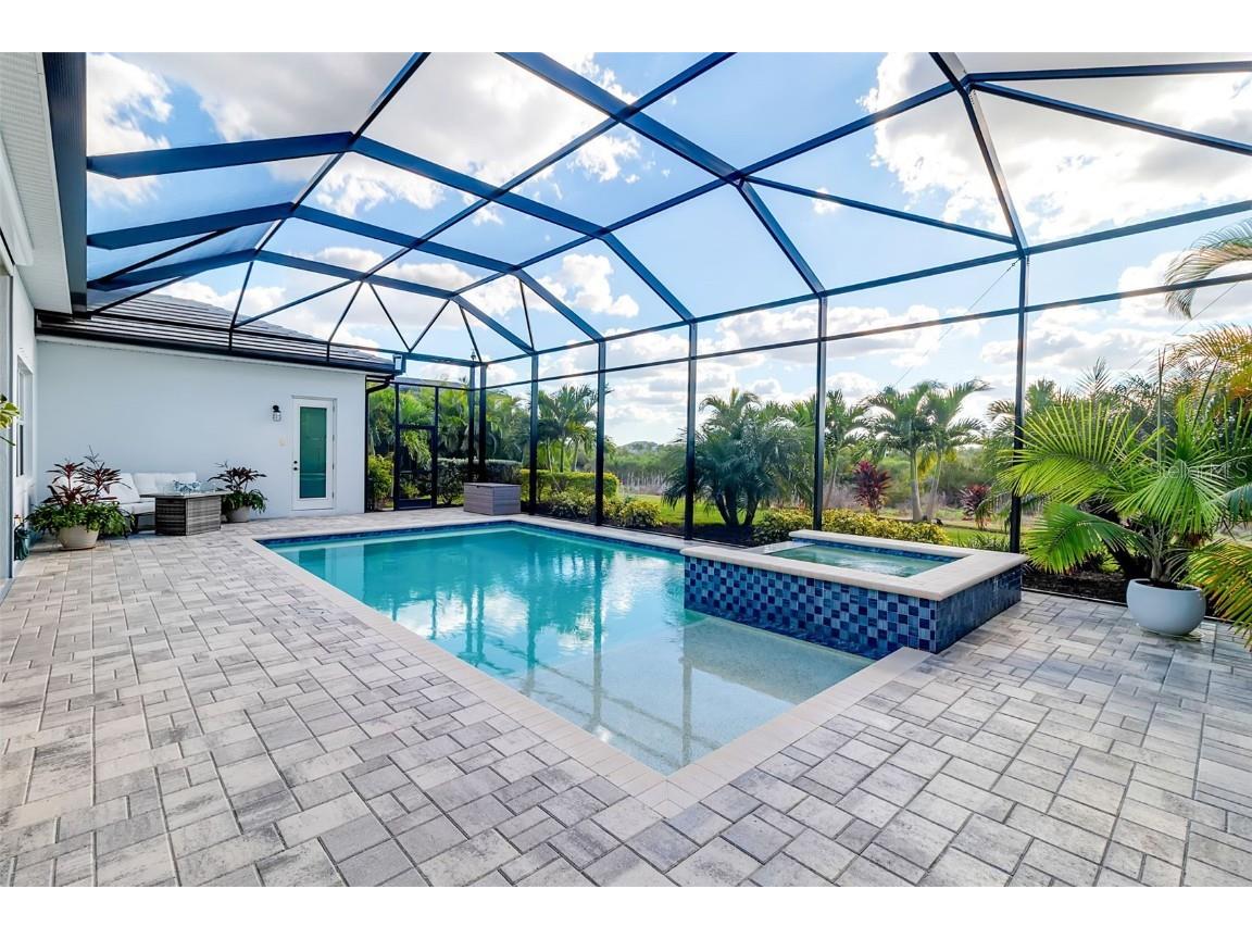 7924 Redonda Loop Lakewood Ranch FL 34202 A4668059 image37