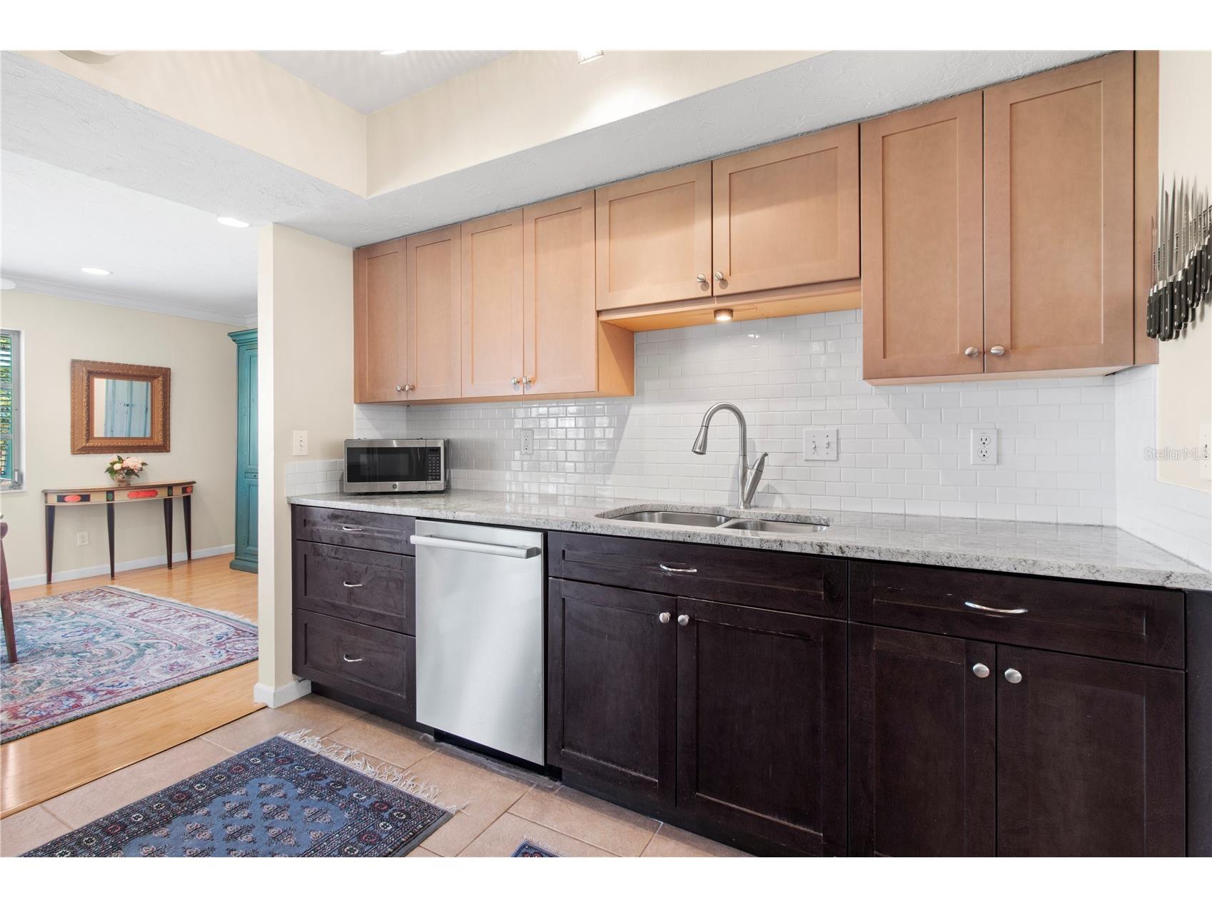 7926 Cypress Lake Drive Sarasota FL 34243 A4684756 image11