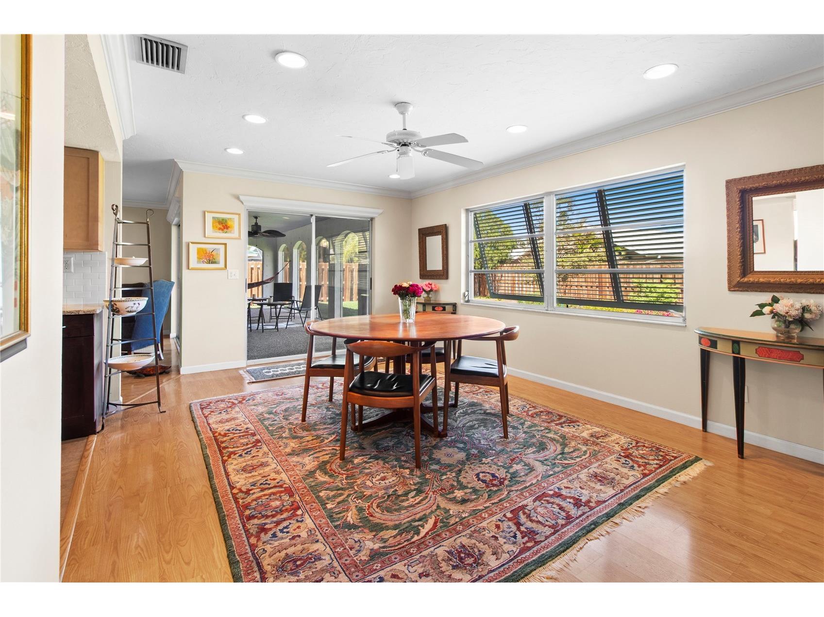 7926 Cypress Lake Drive Sarasota FL 34243 A4684756 image16