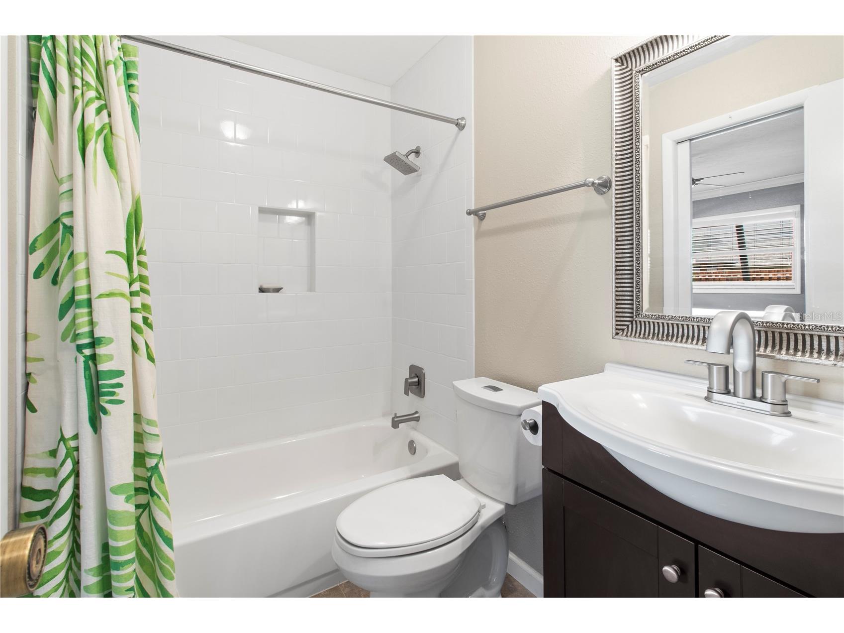 7926 Cypress Lake Drive Sarasota FL 34243 A4684756 image28